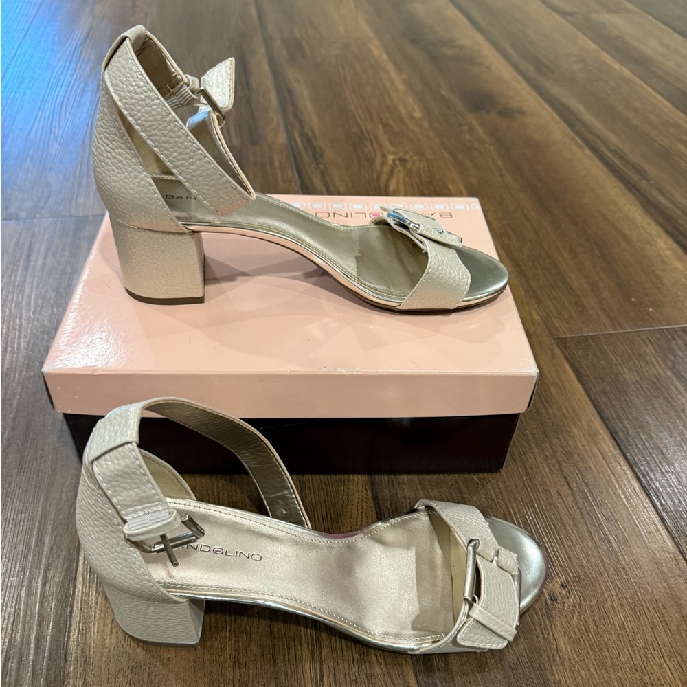 Bandolino Women's Beige Block Heel Sandals